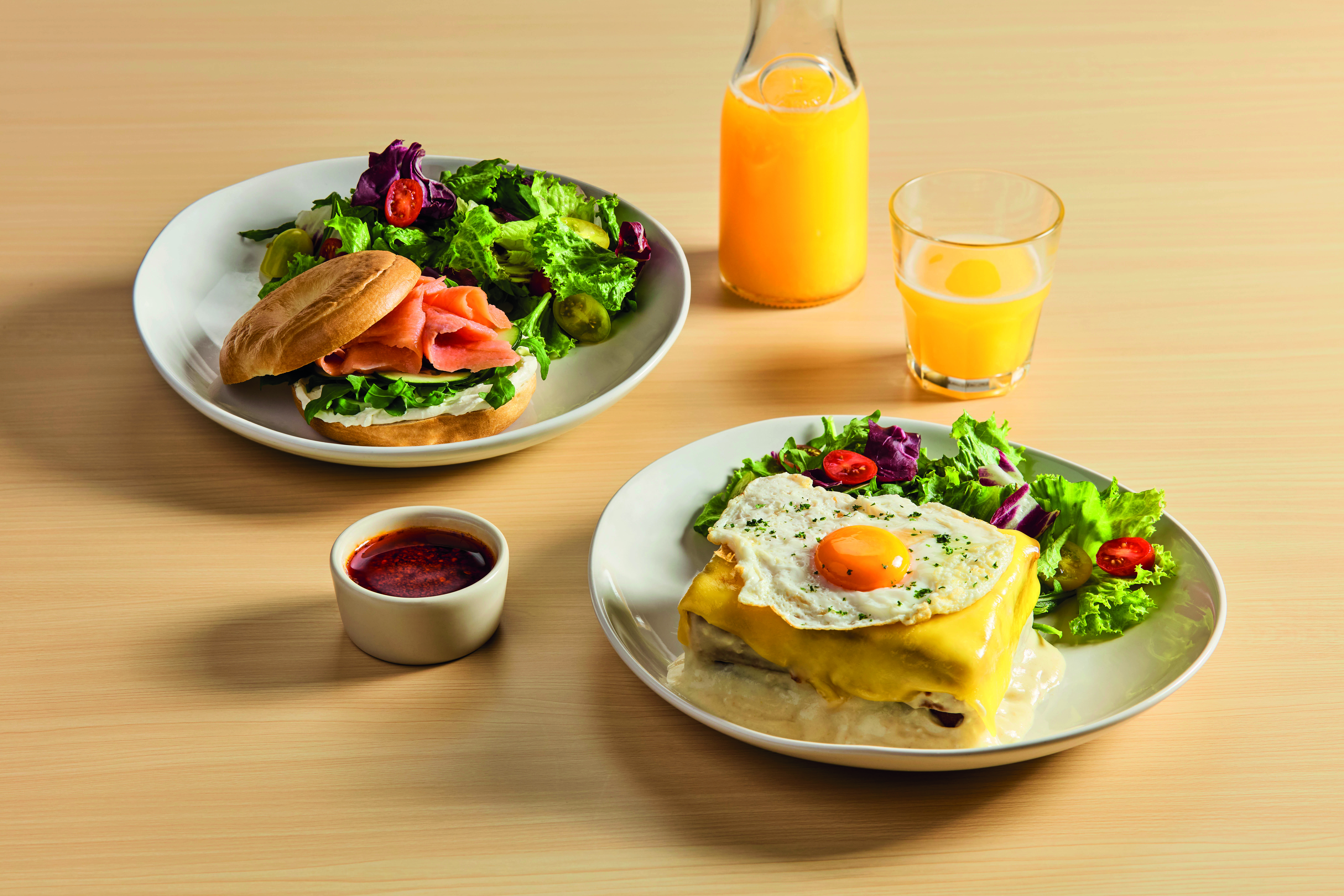 Croque Madame y Bagel de Salmón